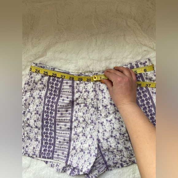 Vintage Women’s Forever 21 Boho Patterned Shorts - Picture 9 of 10